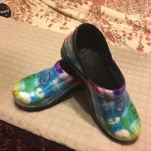 Peace and Love Danskos